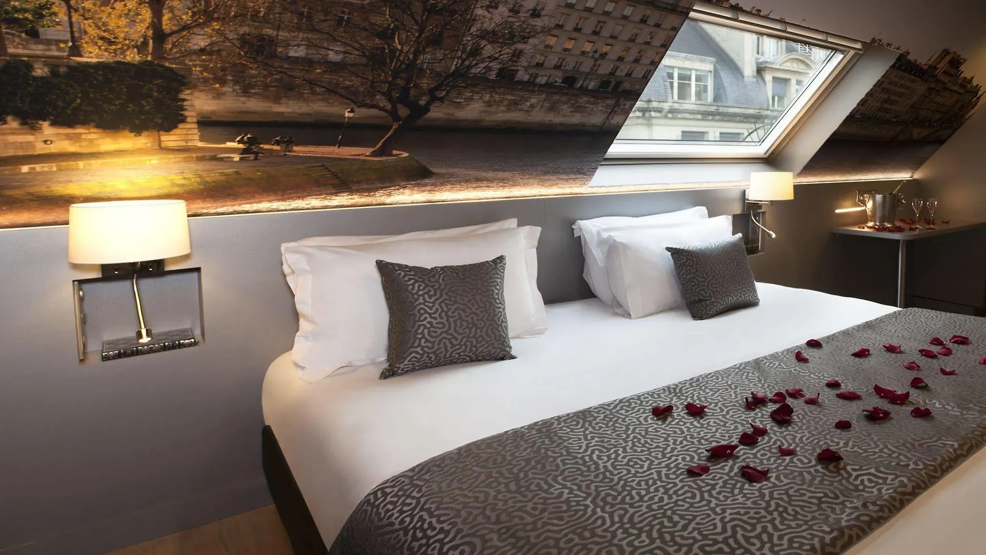 Peletier Haussmann Opera Hotel Paris 2*,